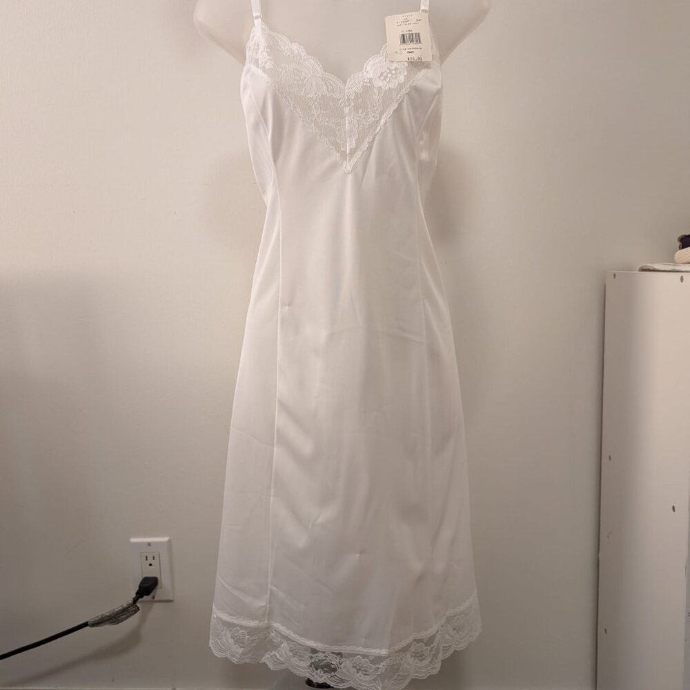 Vintage French Maid White Lace Full Slip Nightgown Made in Canada Size 36 NOS